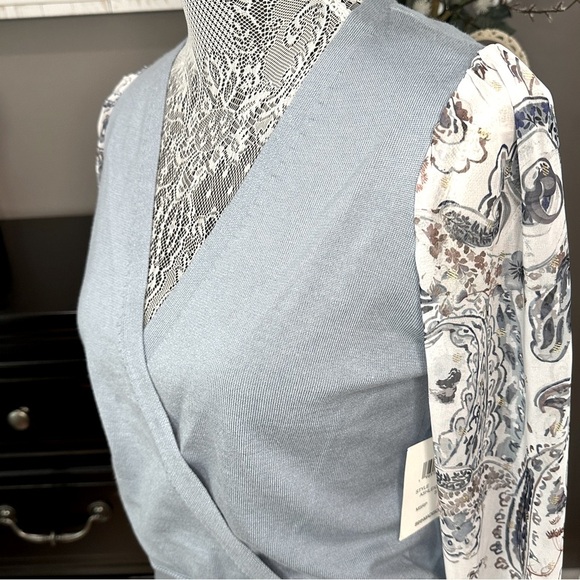 89th + Madison Ashleigh Faux Wrap Sweater Paisley Chiffon Sleeve Size Small NWT - Picture 4 of 12